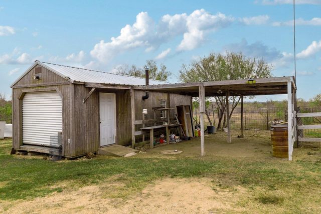 9054 Fm 713, Dale, TX 78616