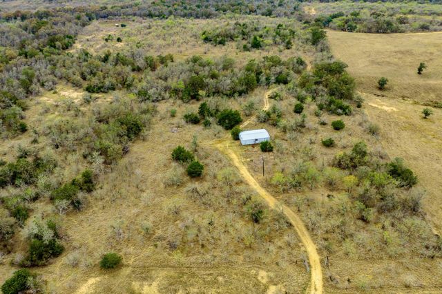 9054 Fm 713, Dale, TX 78616