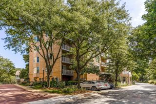 1705 Pavilion Way 407, Park Ridge, IL 60068