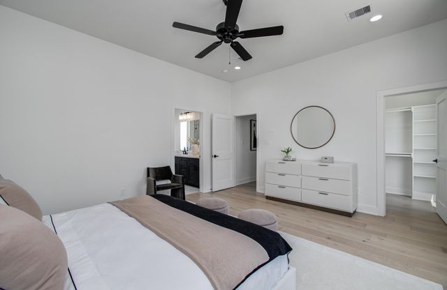 8702 Ojeman Villas Drive, Houston, TX 77055