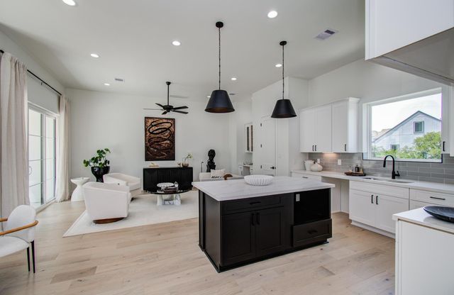 8702 Ojeman Villas Drive, Houston, TX 77055