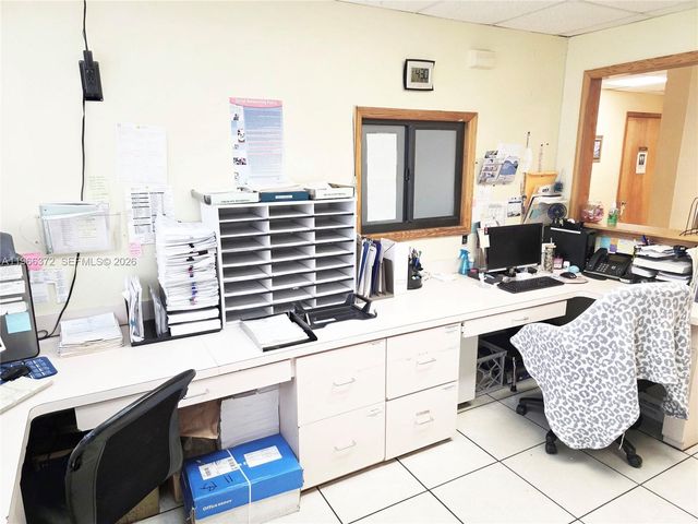 8080 W Flagler St, Miami, FL 33144