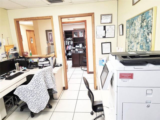 8080 W Flagler St, Miami, FL 33144