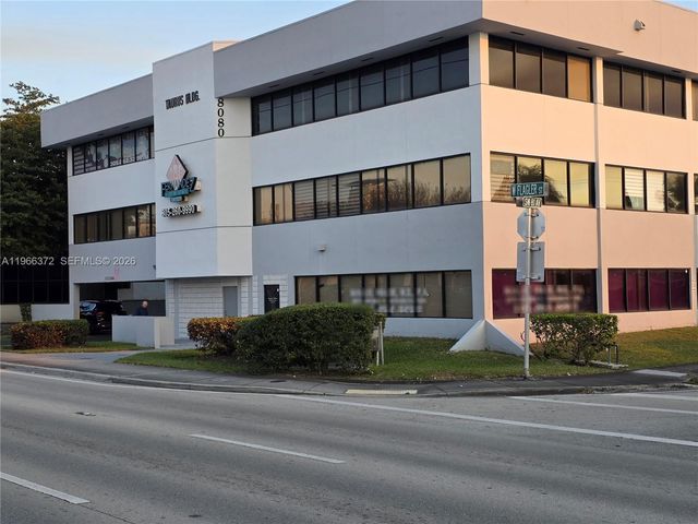 8080 W Flagler St, Miami, FL 33144
