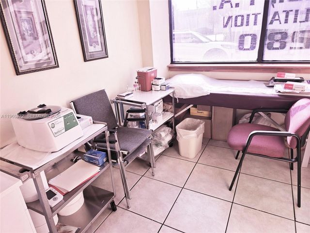 8080 W Flagler St, Miami, FL 33144