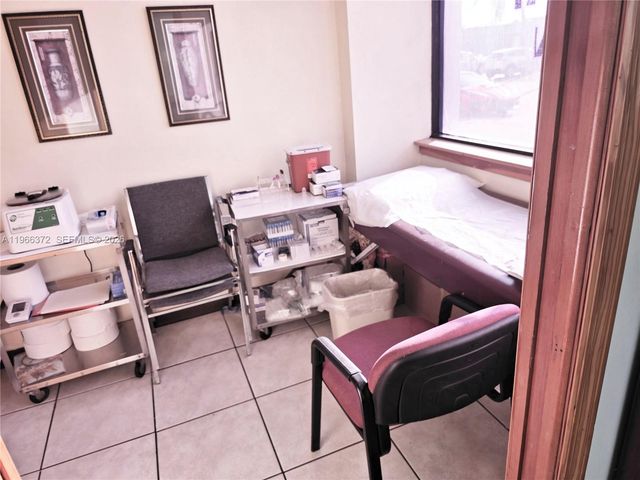 8080 W Flagler St, Miami, FL 33144