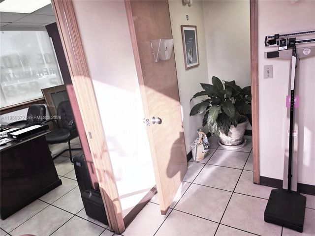 8080 W Flagler St, Miami, FL 33144