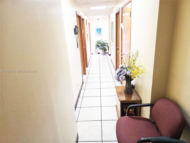 8080 W Flagler St, Miami, FL 33144