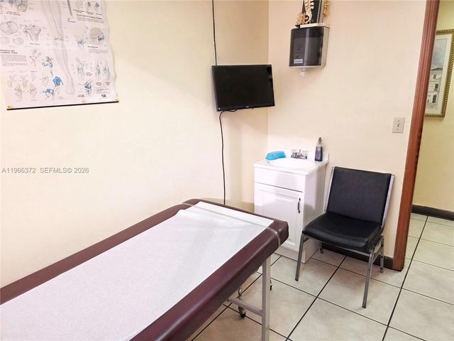 8080 W Flagler St, Miami, FL 33144