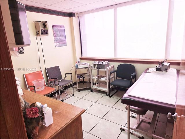 8080 W Flagler St, Miami, FL 33144