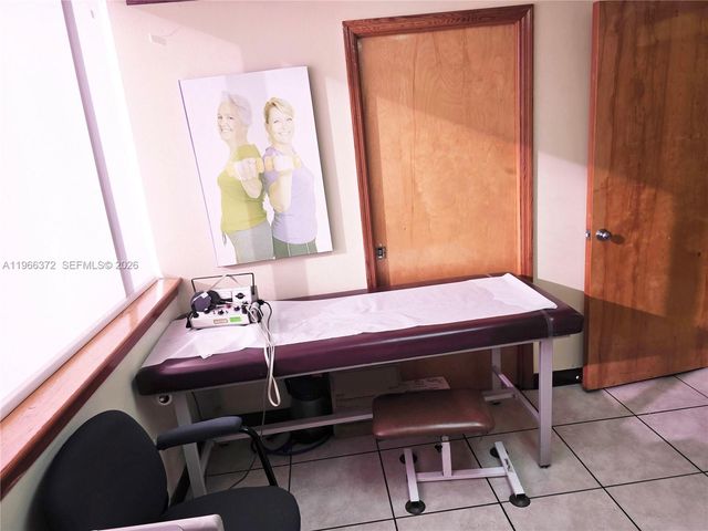 8080 W Flagler St, Miami, FL 33144