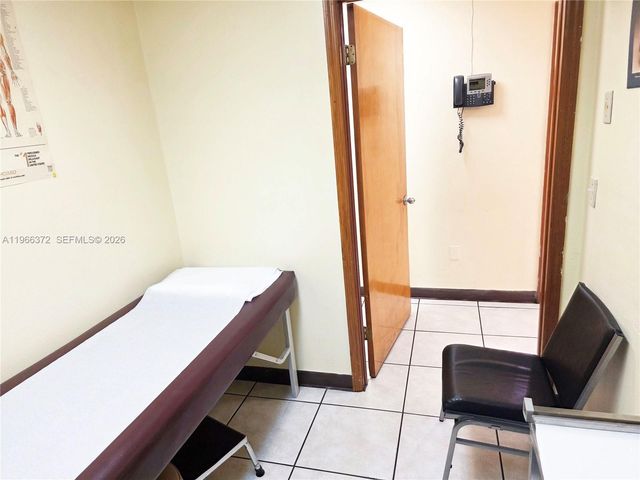 8080 W Flagler St, Miami, FL 33144