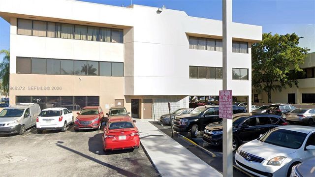 8080 W Flagler St, Miami, FL 33144