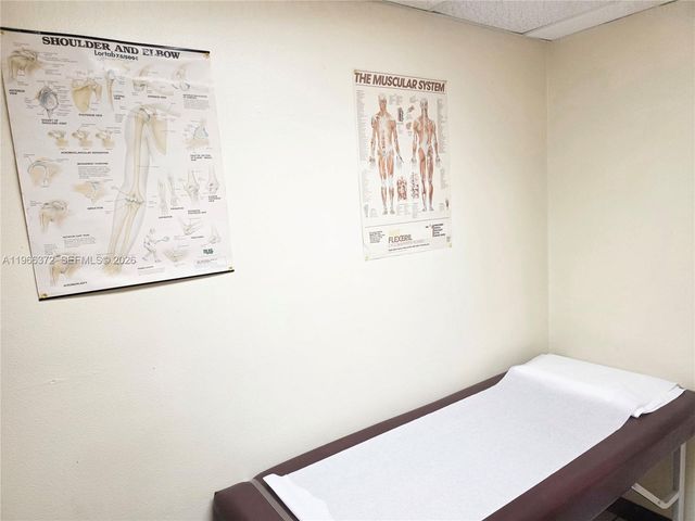 8080 W Flagler St, Miami, FL 33144