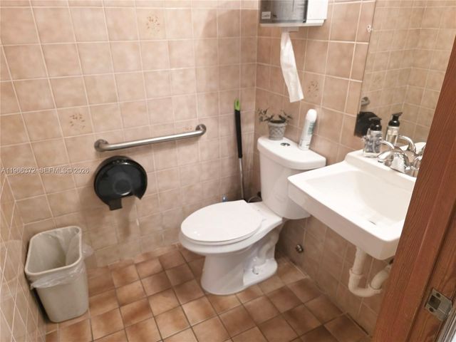 8080 W Flagler St, Miami, FL 33144