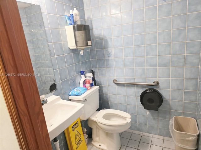 8080 W Flagler St, Miami, FL 33144