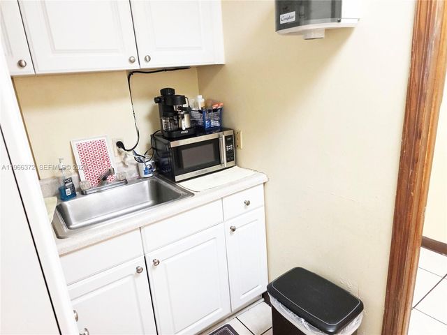 8080 W Flagler St, Miami, FL 33144