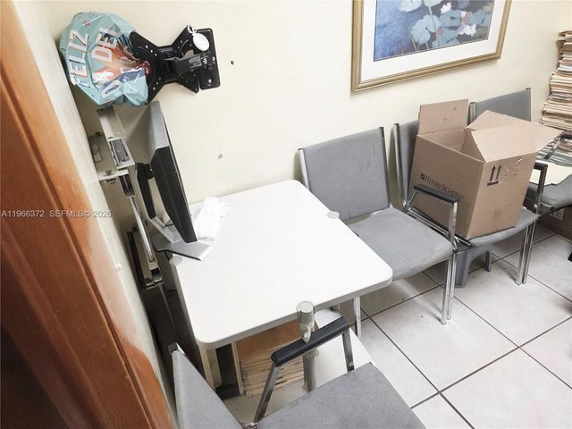 8080 W Flagler St, Miami, FL 33144