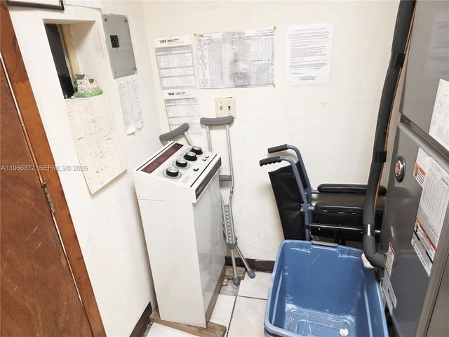 8080 W Flagler St, Miami, FL 33144