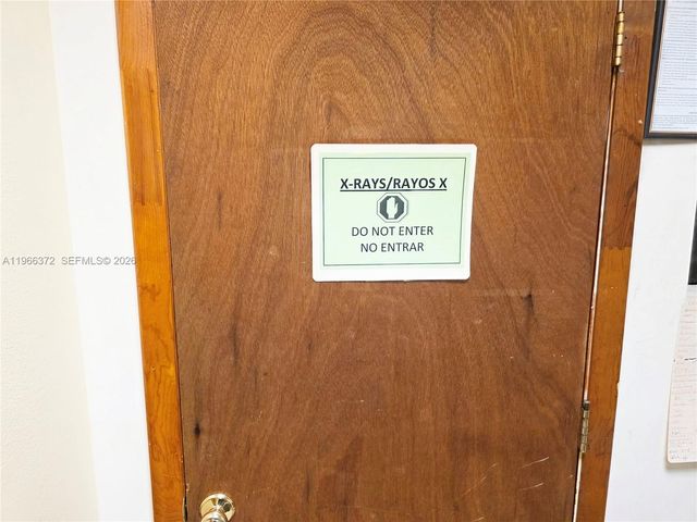 8080 W Flagler St, Miami, FL 33144