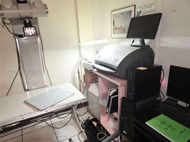 8080 W Flagler St, Miami, FL 33144