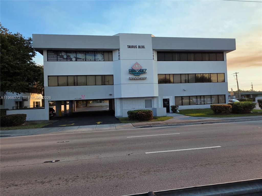 8080 W Flagler St, Miami, FL 33144
