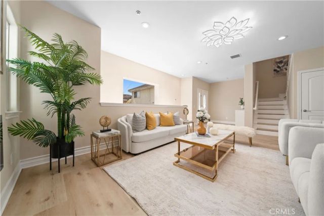 332 S Orange E, Monterey Park, CA 91755