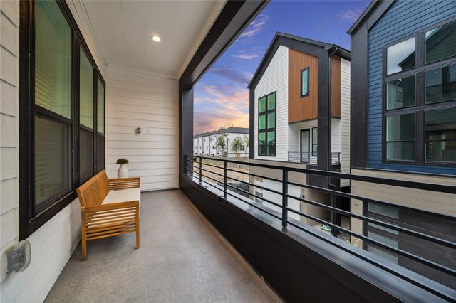 817 Thornton Road G, Houston, TX 77018