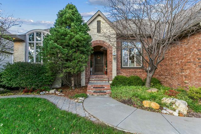 2550 N Rosemont Ct, Wichita, KS 67228