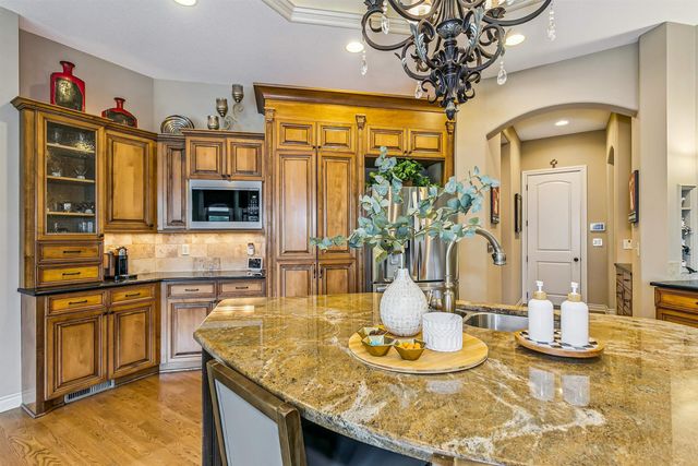 2550 N Rosemont Ct, Wichita, KS 67228