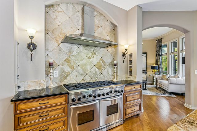 2550 N Rosemont Ct, Wichita, KS 67228