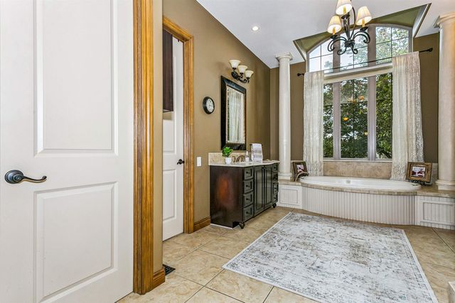 2550 N Rosemont Ct, Wichita, KS 67228