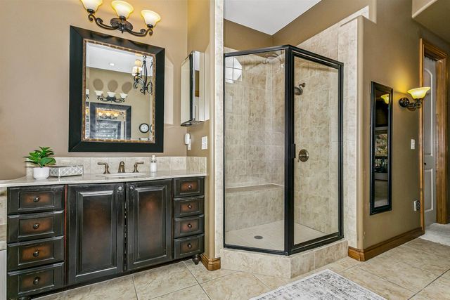 2550 N Rosemont Ct, Wichita, KS 67228