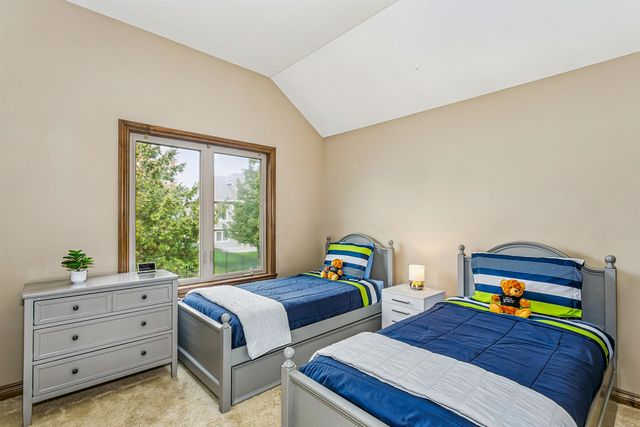 2550 N Rosemont Ct, Wichita, KS 67228