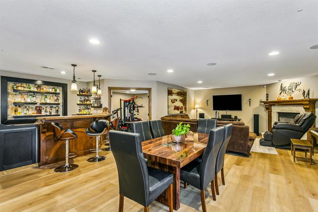 2550 N Rosemont Ct, Wichita, KS 67228