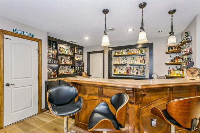 2550 N Rosemont Ct, Wichita, KS 67228