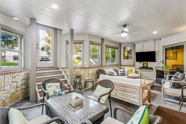 2550 N Rosemont Ct, Wichita, KS 67228