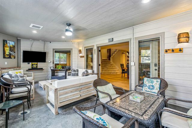 2550 N Rosemont Ct, Wichita, KS 67228