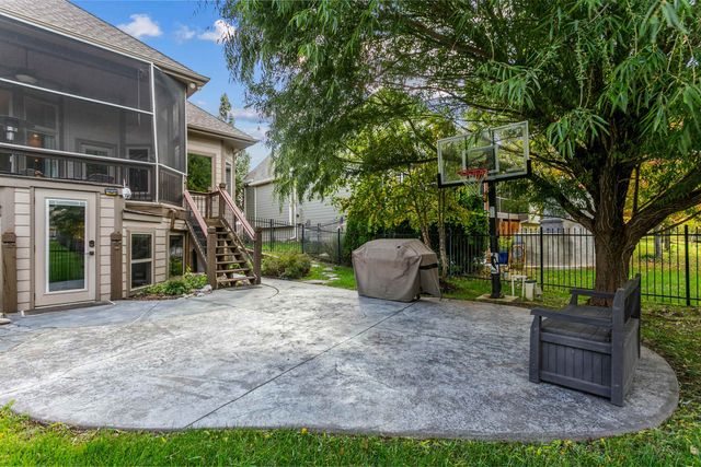 2550 N Rosemont Ct, Wichita, KS 67228