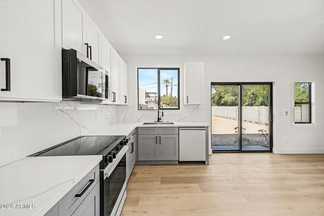 920 E PASADENA Avenue 2, Phoenix, AZ 85014