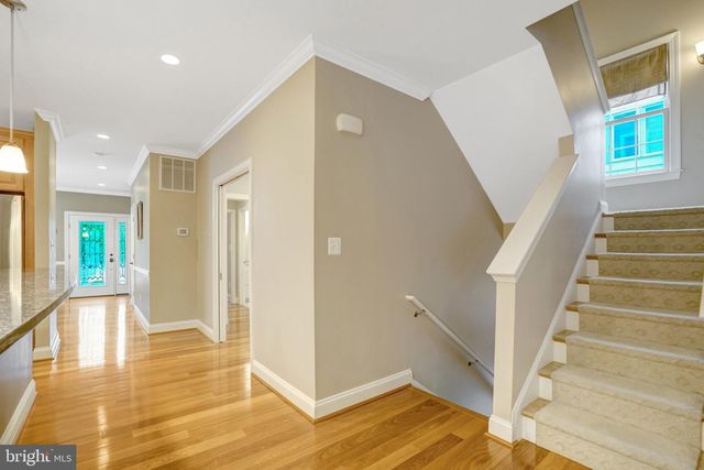 117 W GEORGE MASON RD, Falls Church, VA 22046