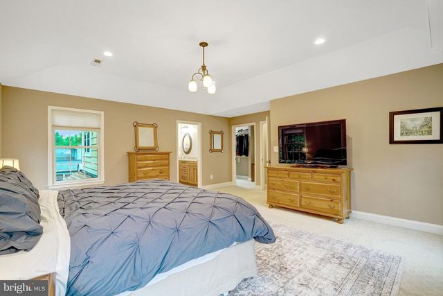 117 W GEORGE MASON RD, Falls Church, VA 22046