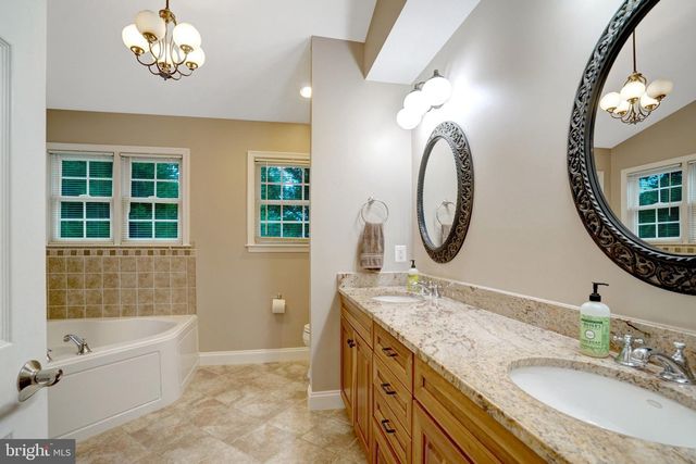 117 W GEORGE MASON RD, Falls Church, VA 22046
