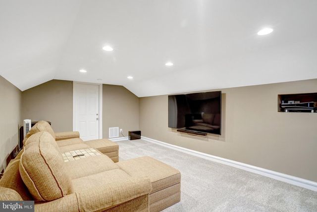 117 W GEORGE MASON RD, Falls Church, VA 22046