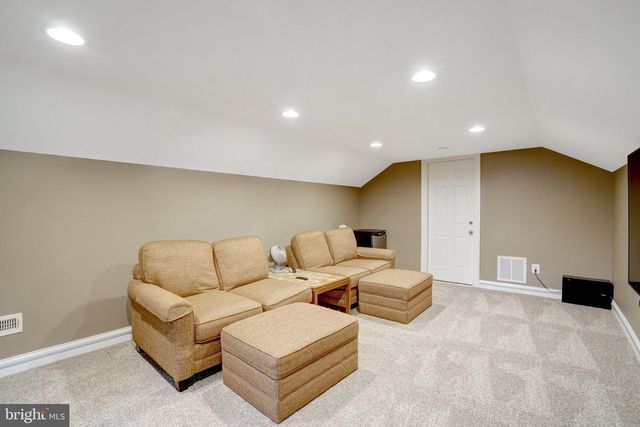 117 W GEORGE MASON RD, Falls Church, VA 22046