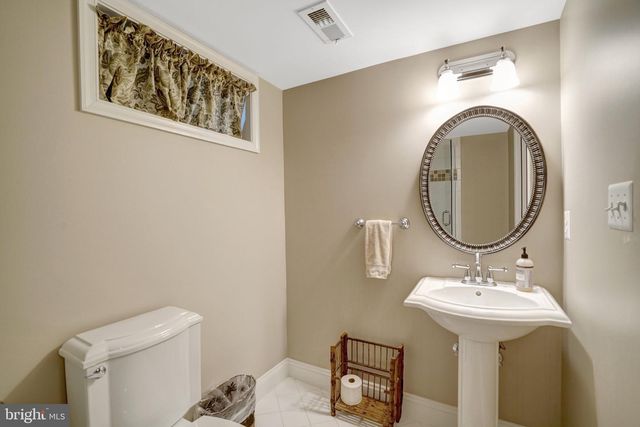 117 W GEORGE MASON RD, Falls Church, VA 22046