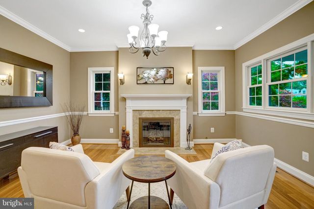 117 W GEORGE MASON RD, Falls Church, VA 22046