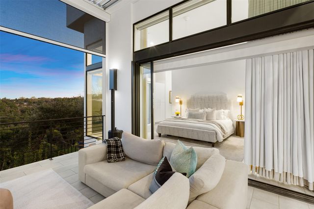 1904 Yaupon Valley RD, West Lake Hills, TX 78746