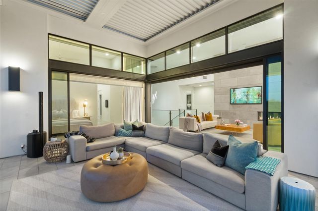 1904 Yaupon Valley RD, West Lake Hills, TX 78746