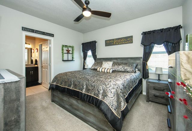 1310 1st St SE, Waverly, IA 50677